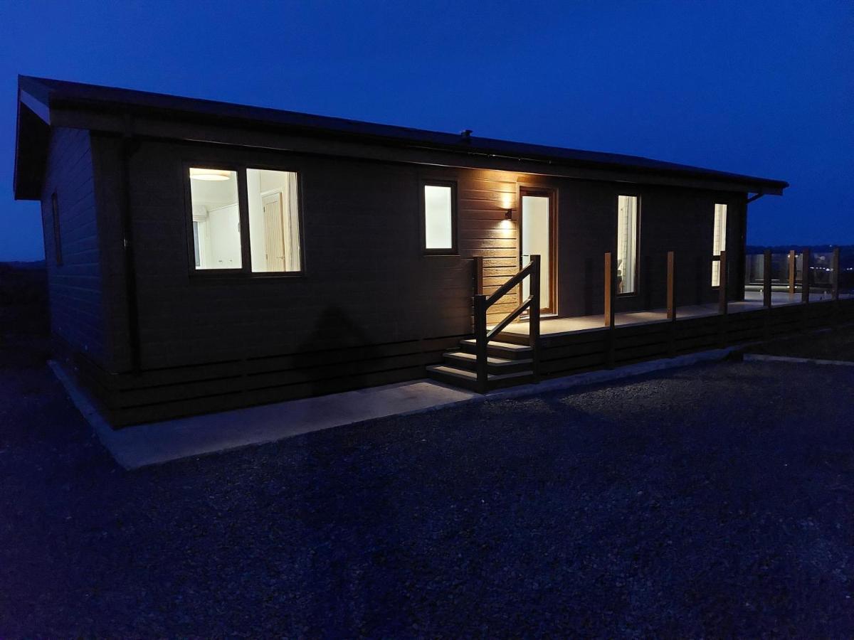 Luxury Family Beechwood Lodge With Hot Tub Lochwinnoch Extérieur photo