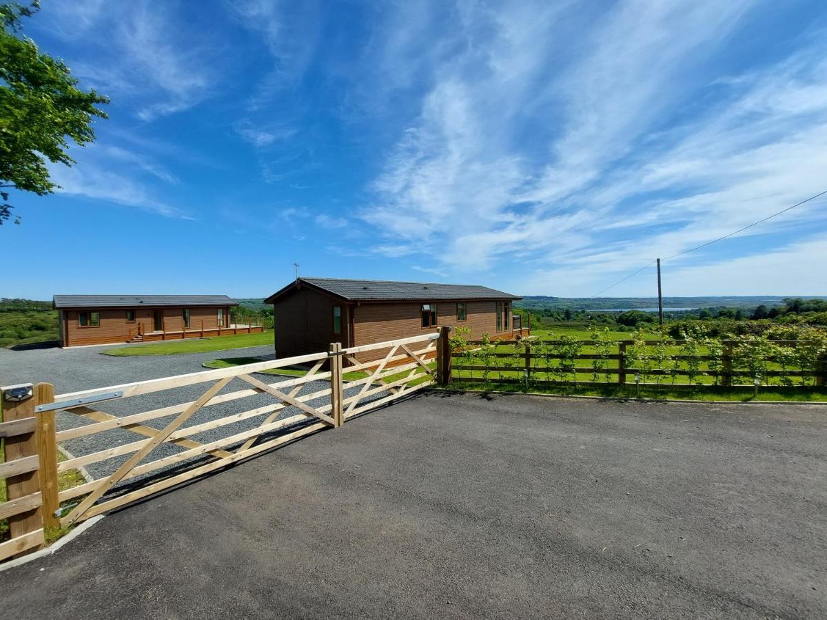 Luxury Family Beechwood Lodge With Hot Tub Lochwinnoch Extérieur photo